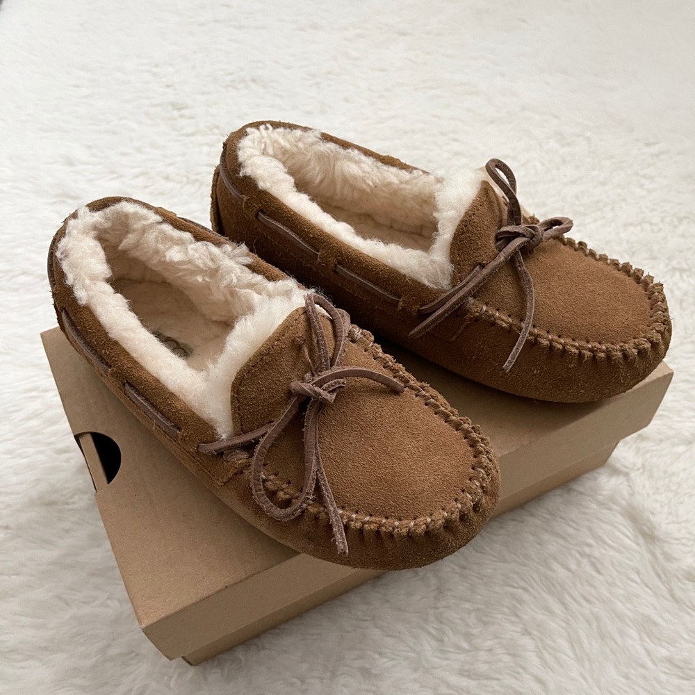 UGG Girls Dakota Slipper